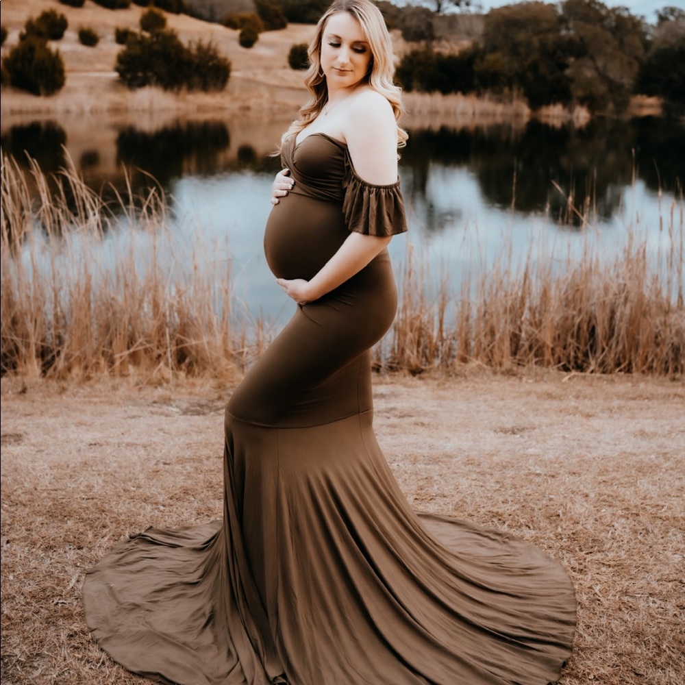 Olive green maternity photo shoot dress